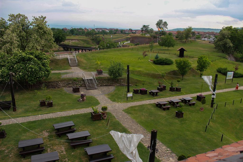 Hotel Medieval ألبا يوليا المظهر الخارجي الصورة