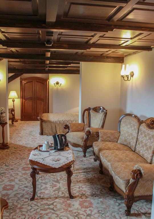 Hotel Medieval ألبا يوليا الغرفة الصورة