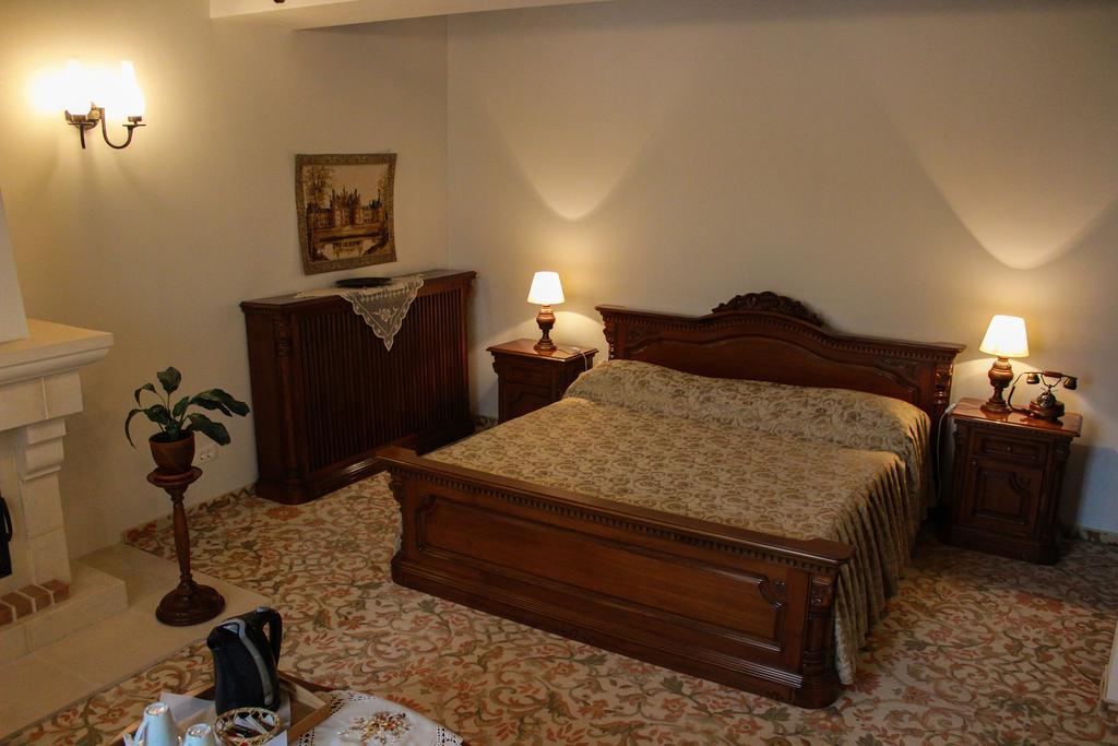 Hotel Medieval ألبا يوليا الغرفة الصورة